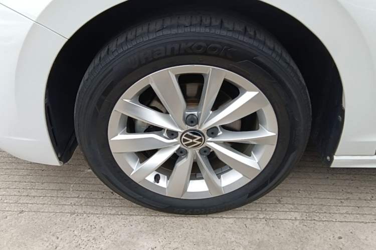 Used Volkswagen Bora 2021 1.5L Automatic Comfort Smart Connect Edition Left Front Wheel Hub
