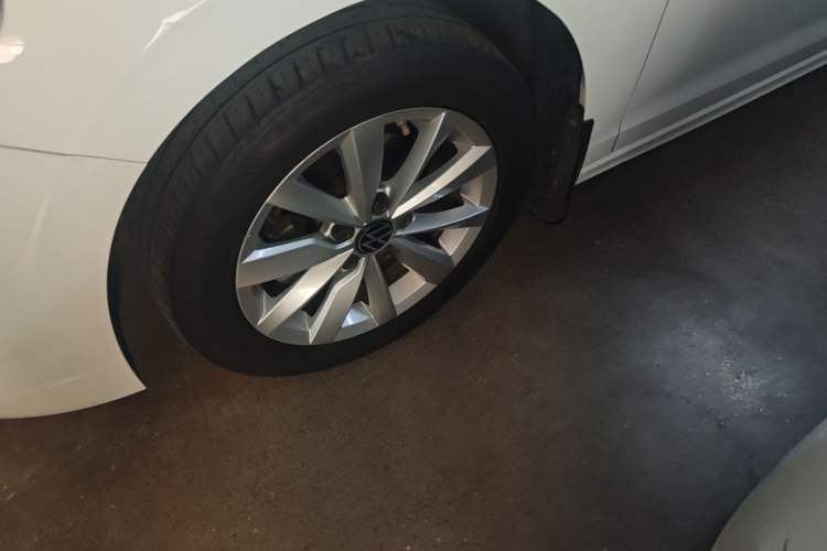 Used Volkswagen Bora 2021 1.5L Automatic Elite Smart Connect Edition Left Front Wheel Hub