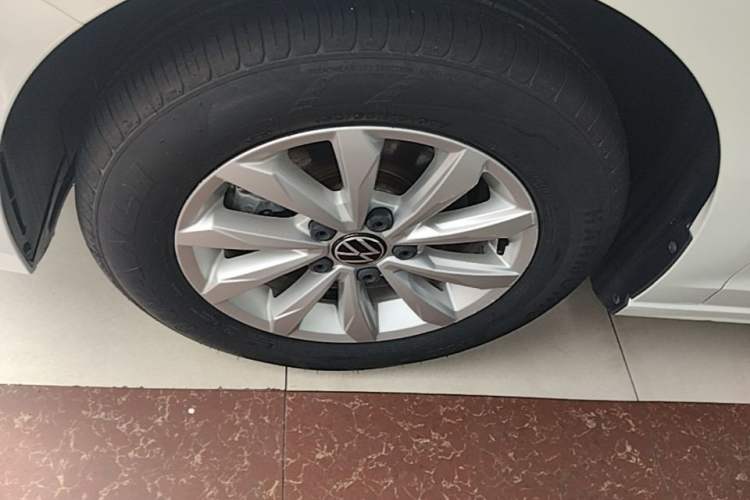 Used Volkswagen Bora 2021 1.5L Automatic Fashionable Smart Connectivity Version Left Front Wheel Hub