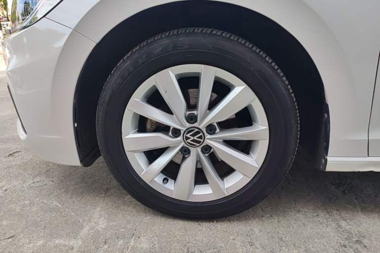 Used Volkswagen Bora 2021 1.5L Automatic Comfort Smart Connect Edition Left Front Wheel Hub