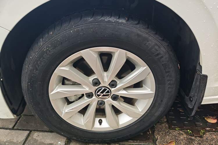 Used Volkswagen Bora 2021 1.5L Manual Fashion Smart Connect Edition Left Front Wheel Hub