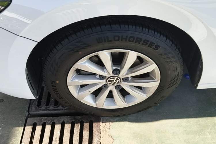 Used Volkswagen Bora 2021 1.5L Automatic Fashionable Smart Connectivity Version Left Front Wheel Hub