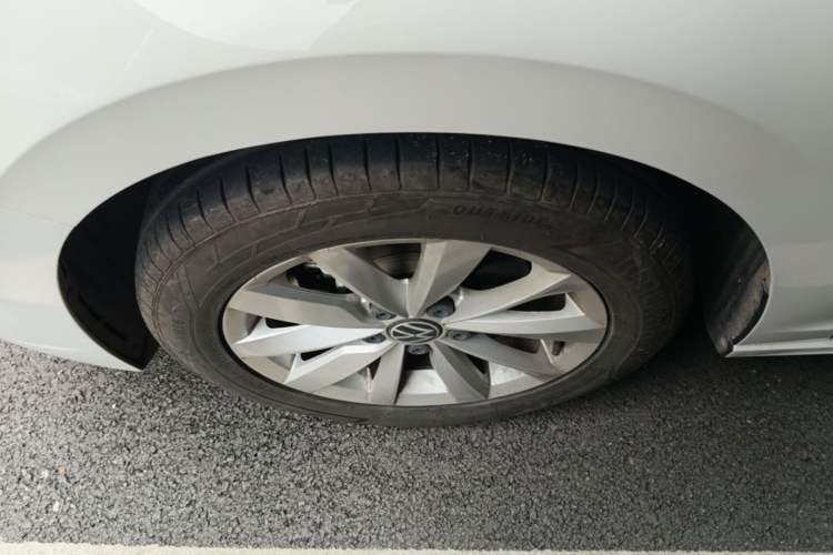 Used Volkswagen Bora 2021 200TSI DSG Comfort Connect Edition Left Front Wheel Hub