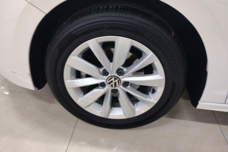 Used Volkswagen Bora 2021 1.5L Automatic Comfort Smart Connect Edition Left Front Wheel Hub