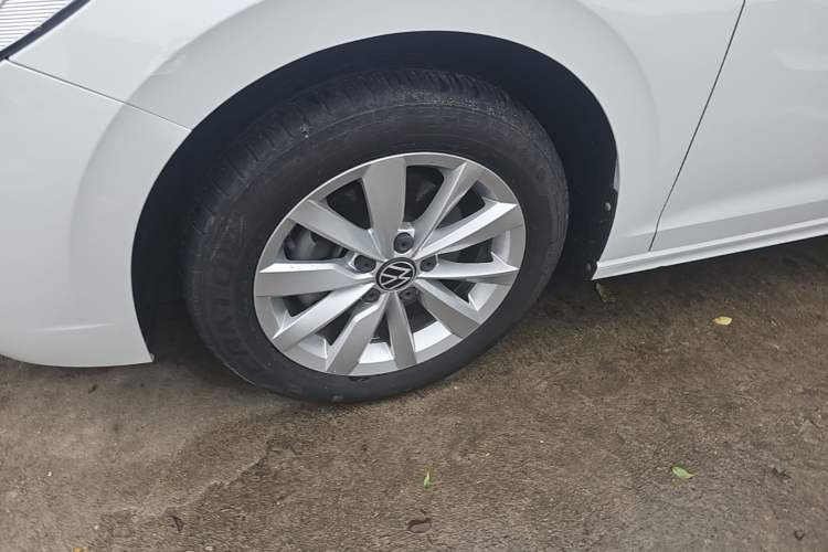 Used Volkswagen Bora 2021 280TSI DSG Elite Smart Connectivity Version Left Front Wheel Hub