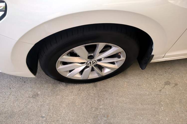 Used Volkswagen Bora 2021 280TSI DSG Elite Smart Connectivity Version Left Front Wheel Hub