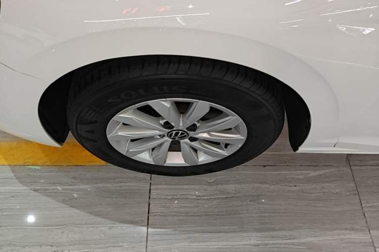 Used Volkswagen Bora 2021 1.5L Automatic Fashionable Smart Connectivity Version Left Front Wheel Hub