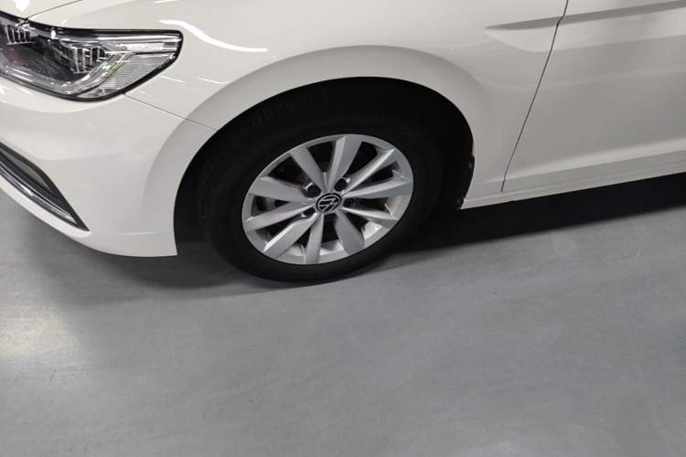 Used Volkswagen Bora 2021 1.5L Automatic Comfort Smart Connect Edition Left Front Wheel Hub