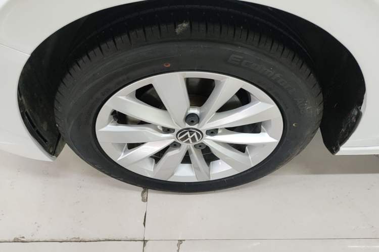 Used Volkswagen Bora 2021 1.5L Automatic Elite Smart Connect Edition Left Front Wheel Hub