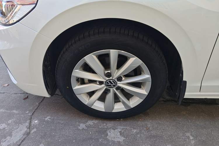 Used Volkswagen Bora 2021 1.5L Automatic Comfort Smart Connect Edition Left Front Wheel Hub