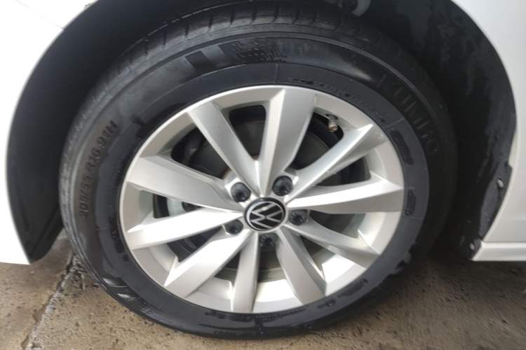 Used Volkswagen Bora 2021 1.5L Automatic Elite Smart Connect Edition Left Front Wheel Hub