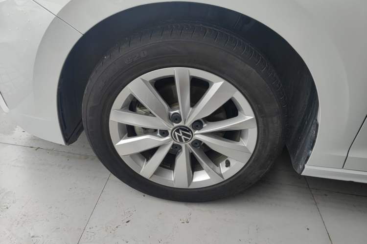 Used Volkswagen Bora 2021 1.5L Automatic Comfort Smart Connect Edition Left Front Wheel Hub