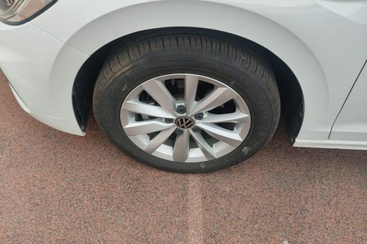 Used Volkswagen Bora 2021 1.5L Automatic Elite Smart Connect Edition Left Front Wheel Hub