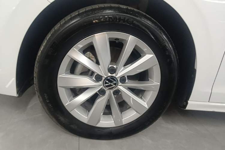 Used Volkswagen Bora 2021 280TSI DSG Elite Smart Connectivity Version Left Front Wheel Hub