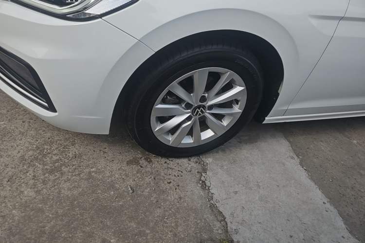 Used Volkswagen Bora 2021 1.5L Automatic Comfort Smart Connect Edition Left Front Wheel Hub