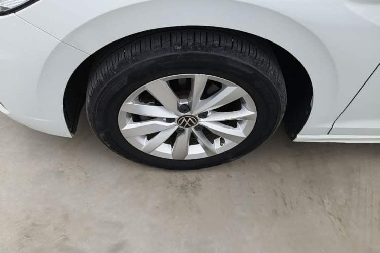 Used Volkswagen Bora 2021 1.5L Automatic Comfort Smart Connect Edition Left Front Wheel Hub