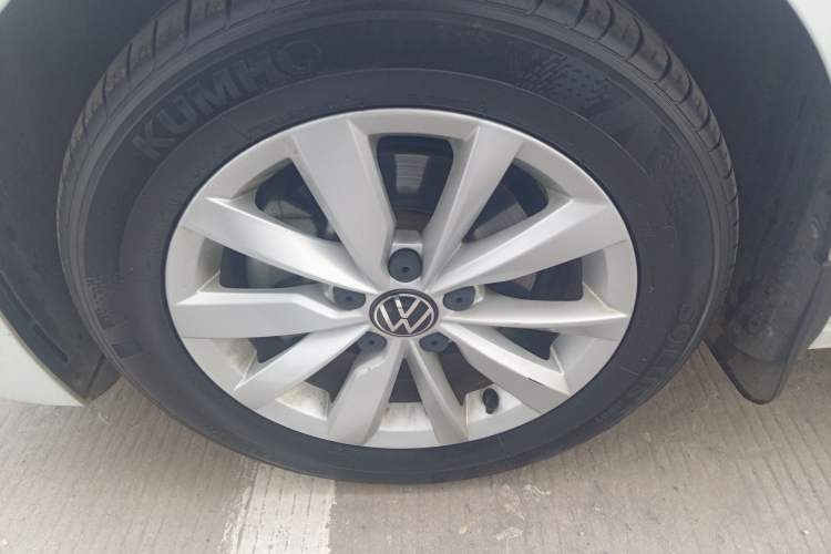 Used Volkswagen Bora 2021 280TSI DSG Elite Smart Connectivity Version Left Front Wheel Hub