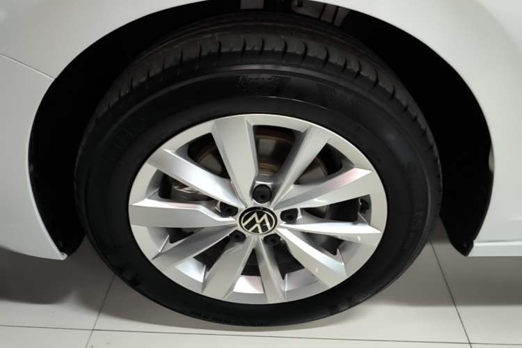 Used Volkswagen Bora 2021 200TSI DSG Elite Smart Connectivity Version Left Front Wheel Hub