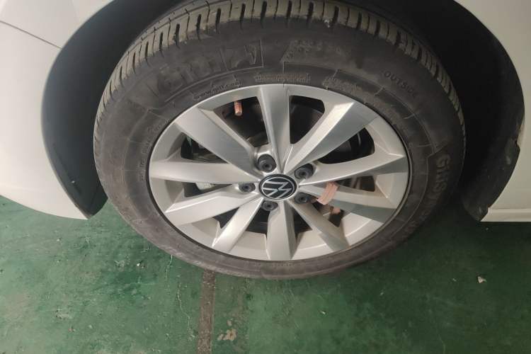 Used Volkswagen Bora 2021 1.5L Automatic Comfort Smart Connect Edition Left Front Wheel Hub