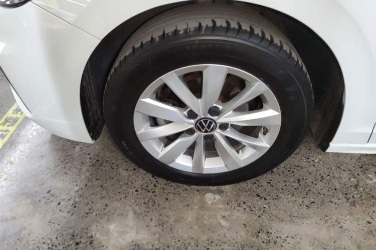 Used Volkswagen Bora 2021 1.5L Automatic Comfort Smart Connect Edition Left Front Wheel Hub