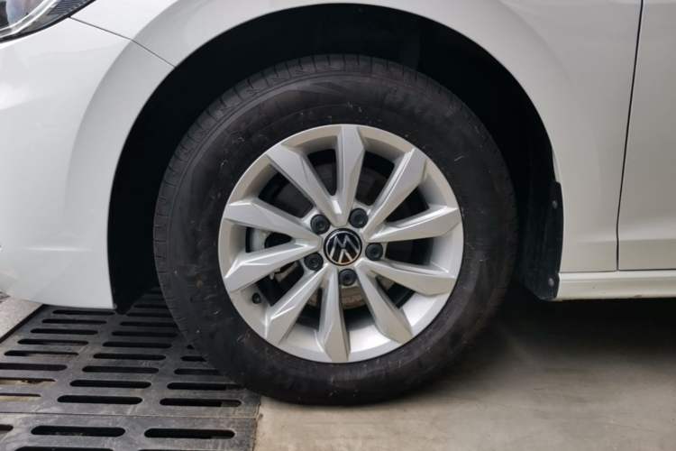 Used Volkswagen Bora 2021 1.5L Automatic Fashionable Smart Connectivity Version Left Front Wheel Hub