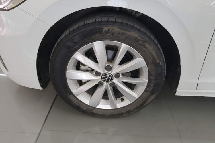 Used Volkswagen Bora 2021 1.5L Automatic Comfort Smart Connect Edition Left Front Wheel Hub
