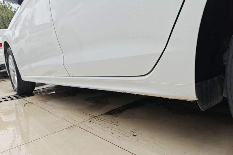 Used Volkswagen Bora 2021 1.5L Automatic Fashionable Smart Connectivity Version Left Side Sill