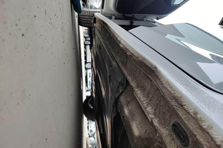 Used Volkswagen Bora 2021 1.5L Automatic Elite Smart Connect Edition Left Side Sill