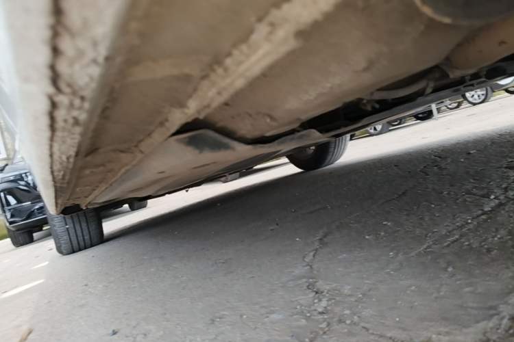 Used Volkswagen Bora 2021 1.5L Automatic Comfort Smart Connect Edition Left Side Sill