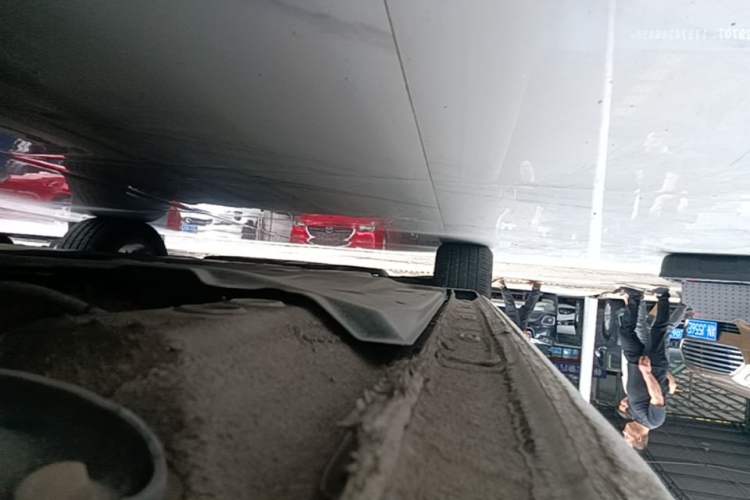 Used Volkswagen Bora 2021 1.5L Automatic Comfort Smart Connect Edition Left Side Sill