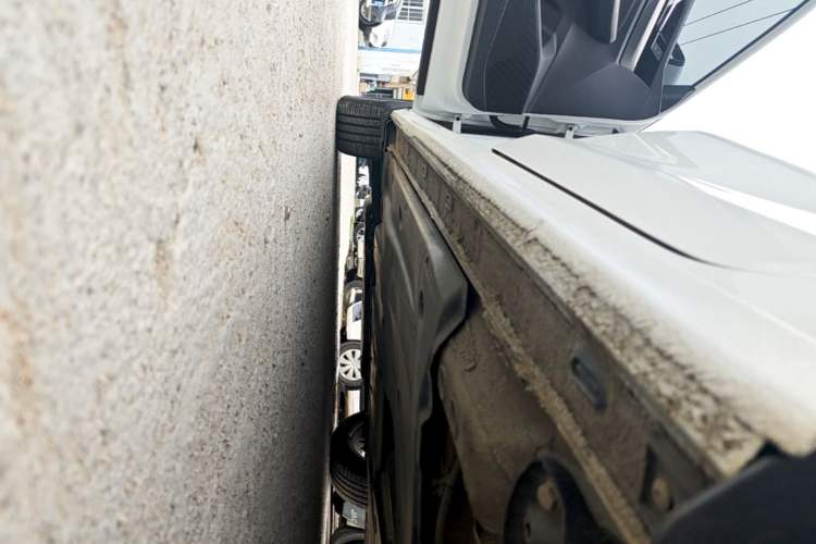 Used Volkswagen Bora 2021 1.5L Automatic Elite Smart Connect Edition Left Side Sill