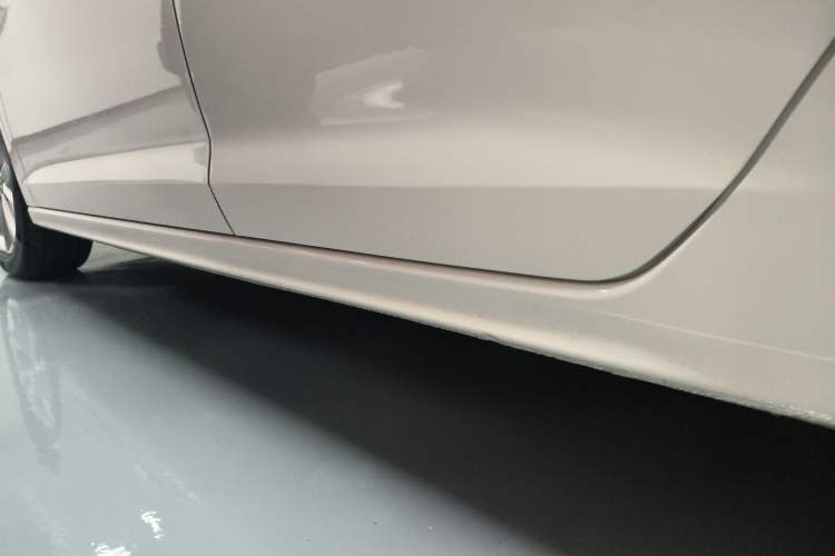 Used Volkswagen Bora 2021 1.5L Automatic Comfort Smart Connect Edition Left Side Sill