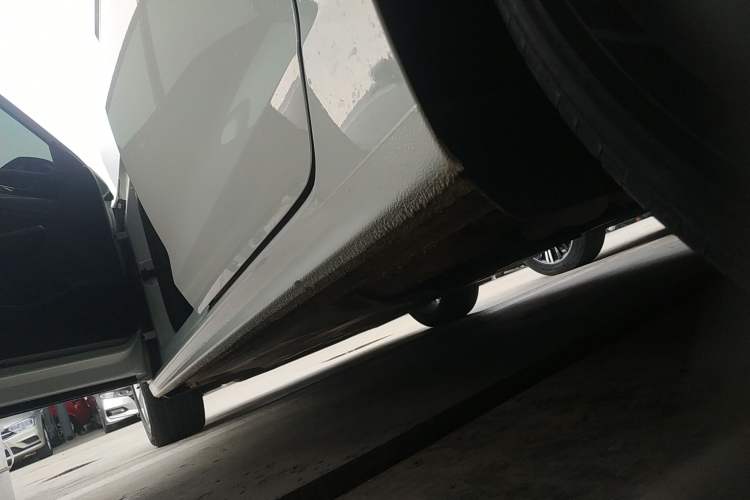 Used Volkswagen Bora 2021 1.5L Automatic Elite Smart Connect Edition Left Side Sill