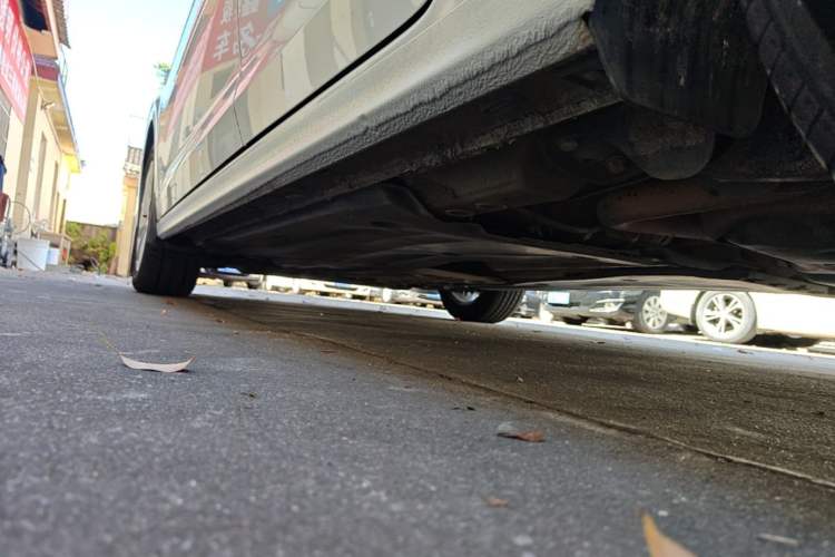 Used Volkswagen Bora 2021 1.5L Automatic Comfort Smart Connect Edition Left Side Sill