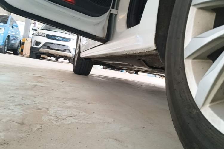 Used Volkswagen Bora 2021 1.5L Automatic Fashionable Smart Connectivity Version Left Side Sill