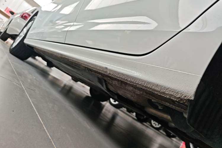 Used Volkswagen Bora 2021 1.5L Automatic Comfort Smart Connect Edition Left Side Sill