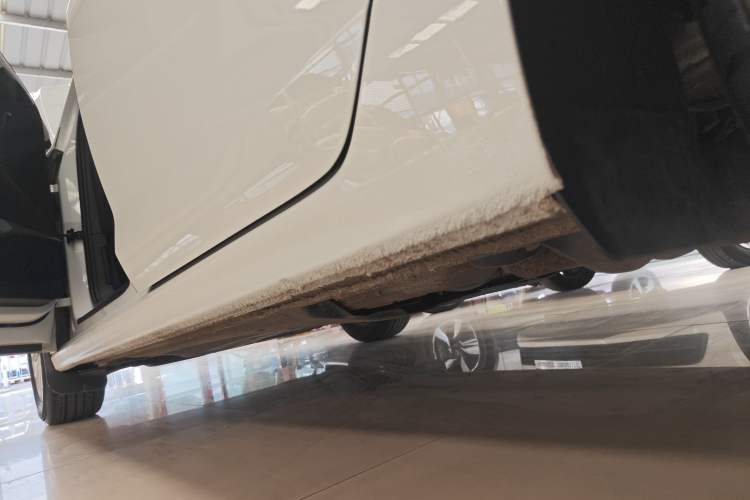 Used Volkswagen Bora 2021 1.5L Manual Fashion Smart Connect Edition Left Side Sill