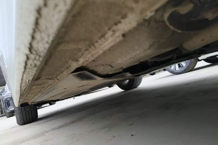 Used Volkswagen Bora 2021 1.5L Automatic Comfort Smart Connect Edition Left Side Sill