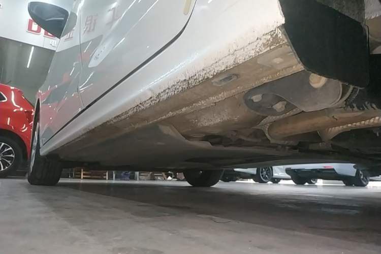 Used Volkswagen Bora 2021 1.5L Automatic Fashionable Smart Connectivity Version Left Side Sill