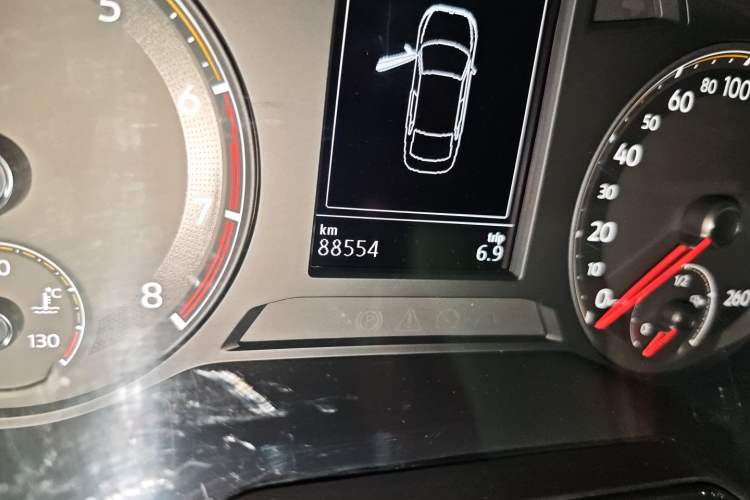 Used Volkswagen Bora 2021 1.5L Automatic Fashionable Smart Connectivity Version Odometer Close Up