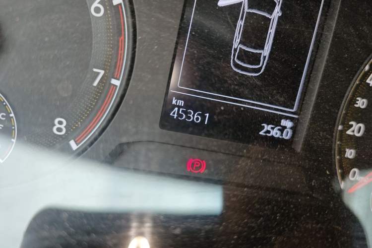 Used Volkswagen Bora 2021 1.5L Manual Fashion Smart Connect Edition Odometer Close Up