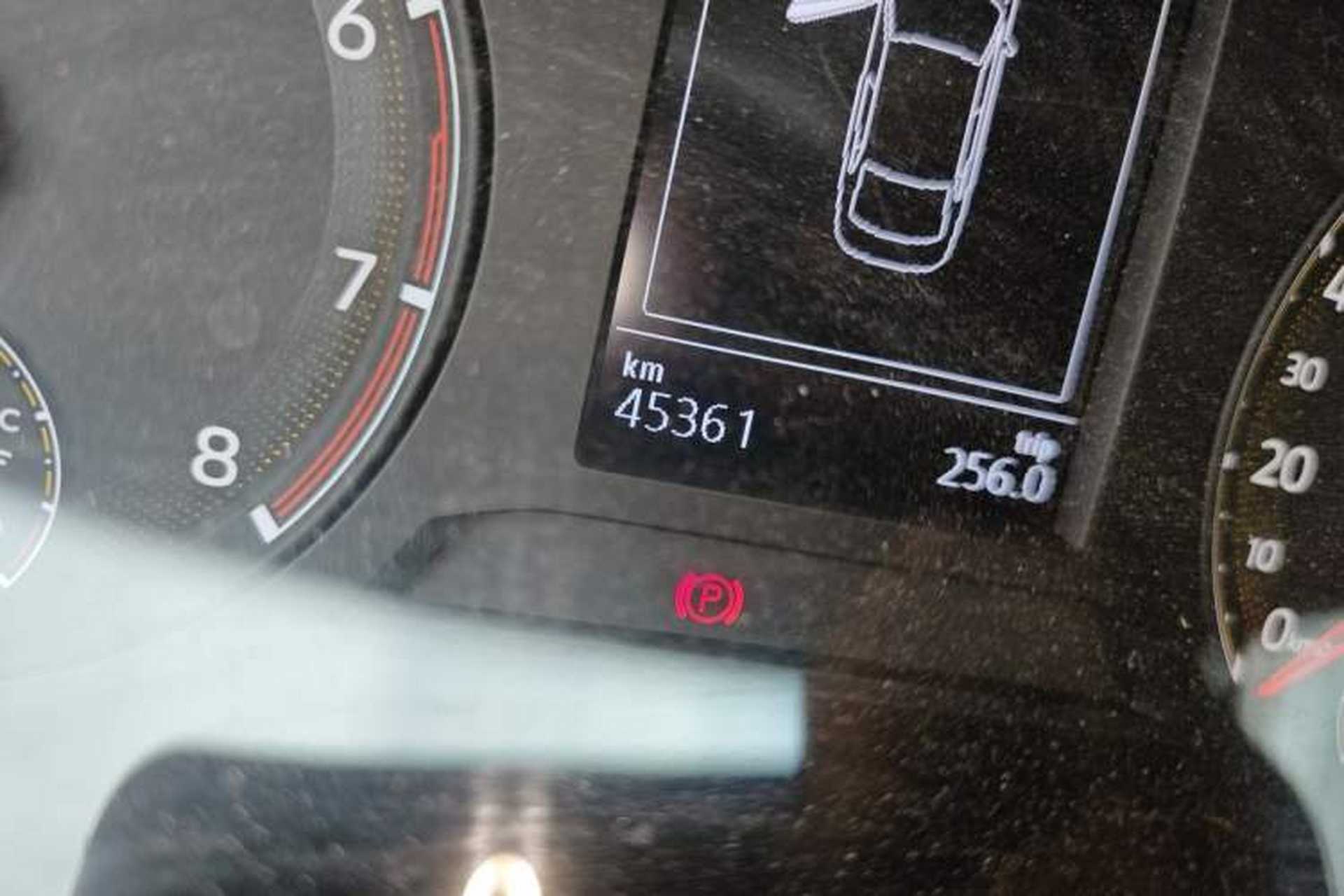Used Volkswagen Bora 2021 1.5L Manual Fashion Smart Connect Edition Odometer Close Up