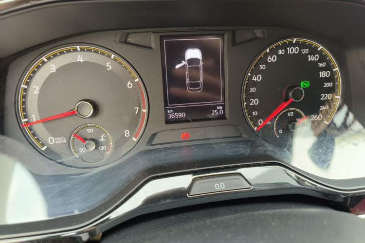 Used Volkswagen Bora 2021 1.5L Automatic Fashionable Smart Connectivity Version Odometer Close Up