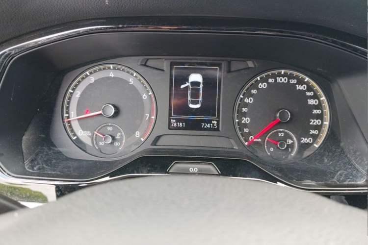 Used Volkswagen Bora 2021 1.5L Automatic Fashionable Smart Connectivity Version Odometer Close Up