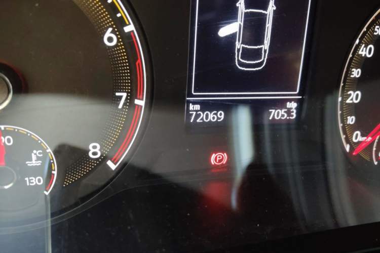 Used Volkswagen Bora 2021 1.5L Automatic Elite Smart Connect Edition Odometer Close Up