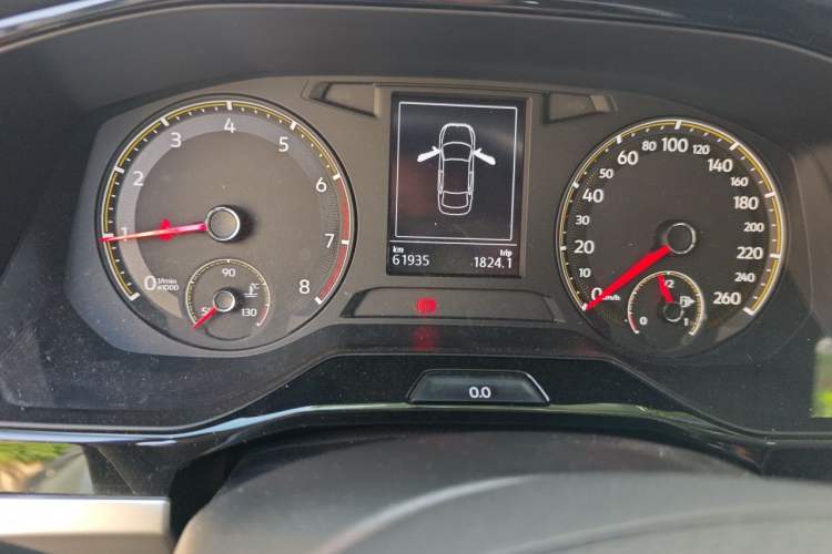 Used Volkswagen Bora 2021 1.5L Automatic Fashionable Smart Connectivity Version Odometer Close Up