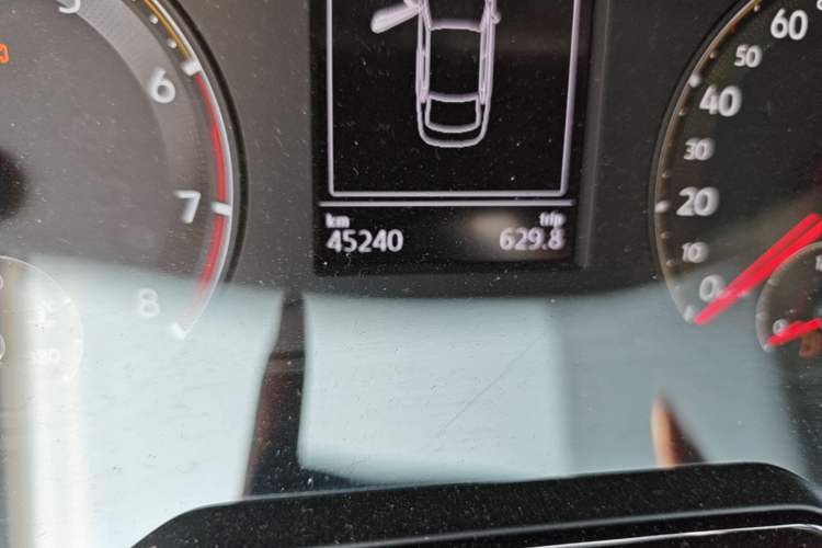 Used Volkswagen Bora 2021 1.5L Automatic Fashionable Smart Connectivity Version Odometer Close Up