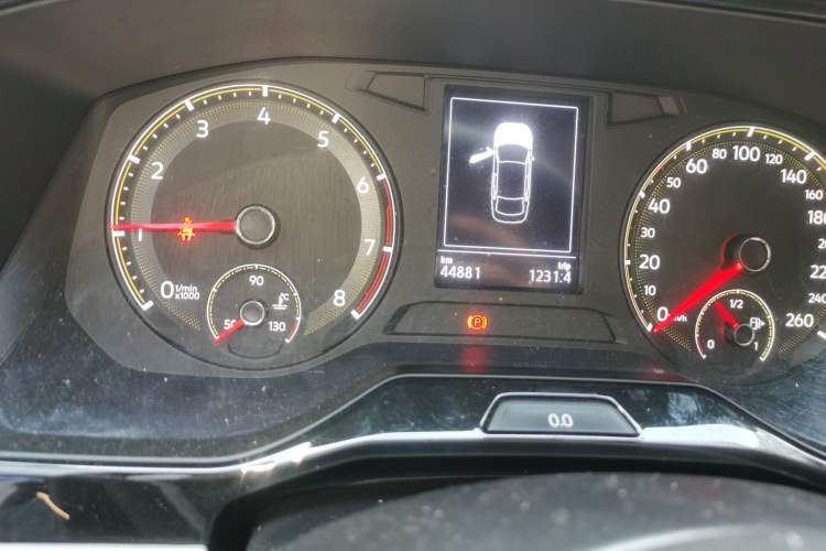 Used Volkswagen Bora 2021 1.5L Automatic Fashionable Smart Connectivity Version Odometer Close Up