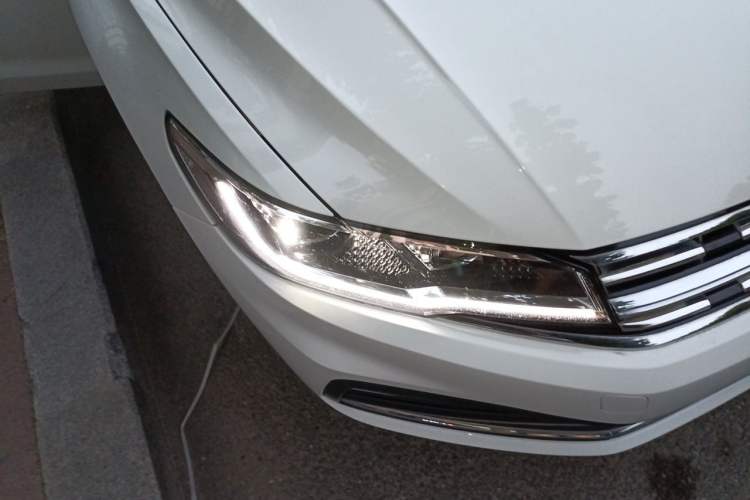 Used Volkswagen Bora 2021 1.5L Automatic Comfort Smart Connect Edition Right Front Headlight