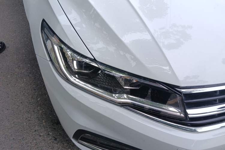 Used Volkswagen Bora 2021 1.5L Automatic Elite Smart Connect Edition Right Front Headlight